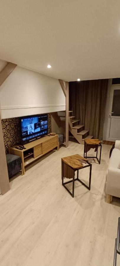 Antares - Sils --- 2 Chambres Separees En Mezzanine Caen Exterior foto